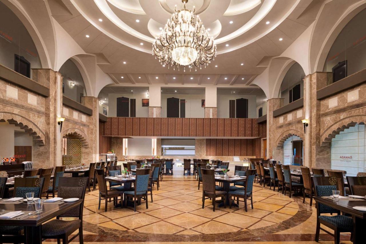 Chandauli Ramada By Wyndham Varanasi Katesar מראה חיצוני תמונה