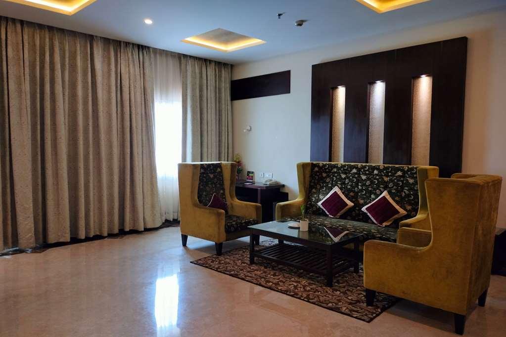 Chandauli Ramada By Wyndham Varanasi Katesar חדר תמונה