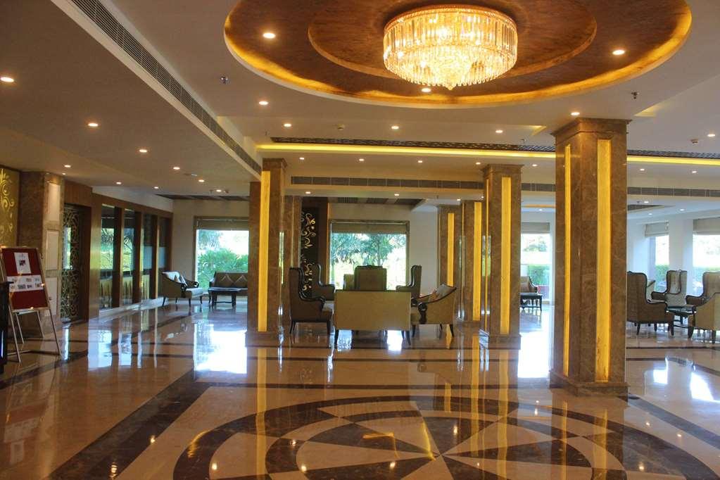 Chandauli Ramada By Wyndham Varanasi Katesar מראה פנימי תמונה